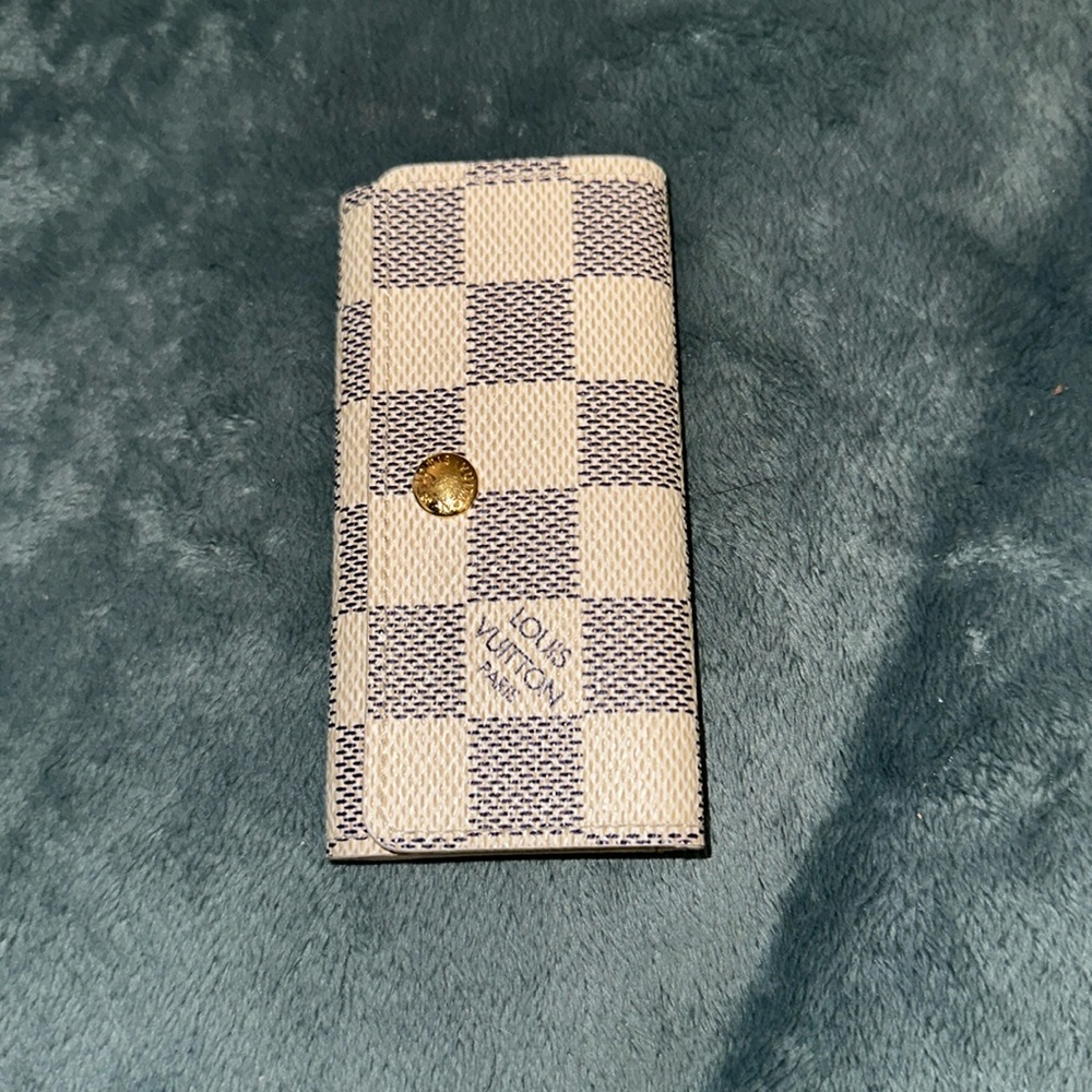 Louis Vuitton key case white Damier Azur 💕
